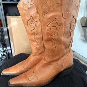 Crown Vintage Women's Tan and Brown Boot